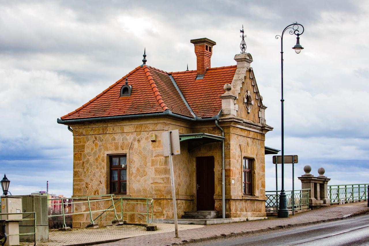 Bridge Apartment Esztergom Exterior photo